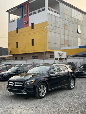 Mercedes-Benz GLA-Class GLA250 4MATIC 4dr SUV AWD (2.0L 4cyl Turbo 7AM) Black