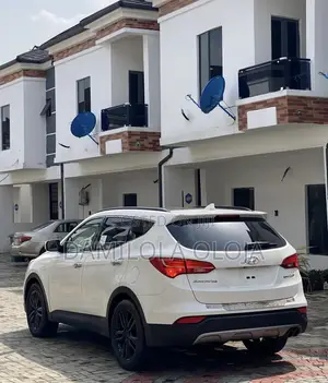 Hyundai Santa Fe 2015 White