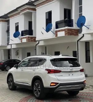 Hyundai Santa Fe 2019 White