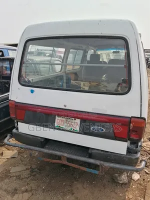 Mazda E2200 2002 White