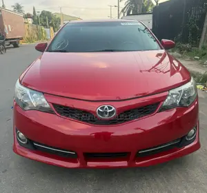 Toyota Camry SE 4dr Sedan (2.5L 4cyl 6A) 2013 Red