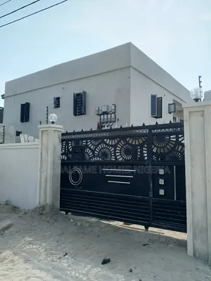 2bdrm Block of Flats in By Golf Estate for rent