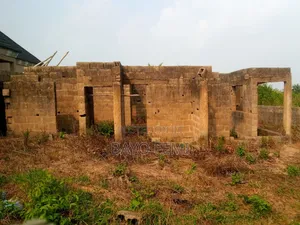3bdrm Bungalow in Elebu Road, Ibadan for Sale