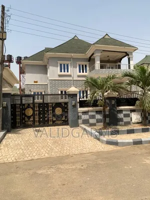 5bdrm Duplex in Gwarinpa for sale