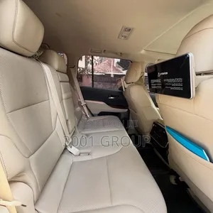 Toyota Land Cruiser LC300 2023 Black
