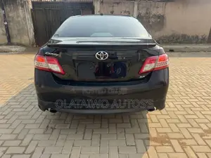 Toyota Camry SE 4dr Sedan (2.5L 4cyl 6A) 2011 Black