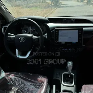 New Toyota Hilux 2025 Gray