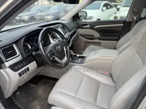 Toyota Highlander Limited Platinum 4x4 V6 (3.5L 6cyl 8A) 2018 Silver