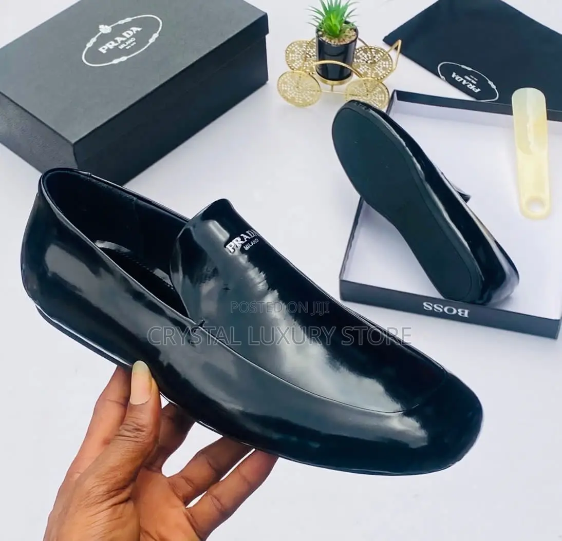 Prada Quality Luxury Men Cooperate Shoe