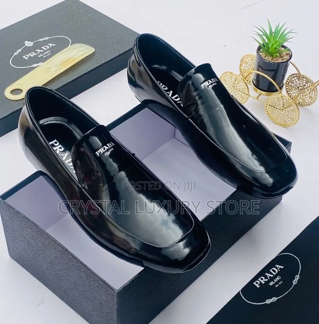 Prada Quality Luxury Men Cooperate Shoe