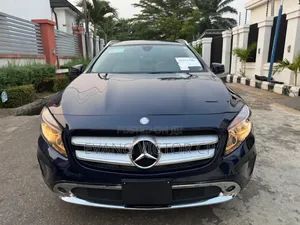 Mercedes-Benz GLA-Class 2017 Blue