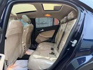 Mercedes-Benz GLA-Class 2017 Blue