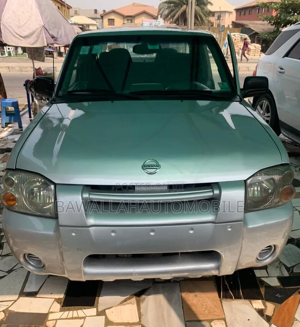 Nissan Frontier Automatic 2005 Silver
