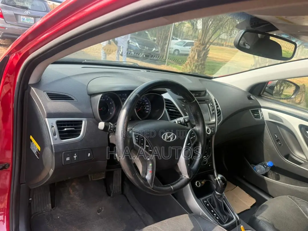 Hyundai Elantra 2014 Red