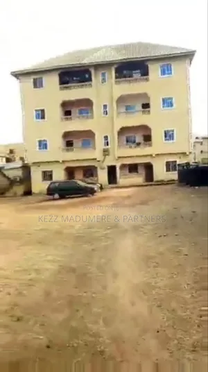 8bdrm Block of Flats in Achara Layout, Enugu for sale