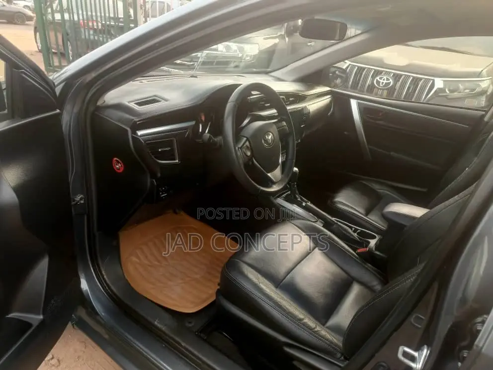 Toyota Corolla 2015 Gray
