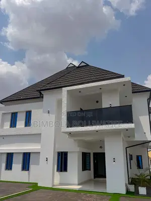 4bdrm Duplex in Oluyole Estate for sale