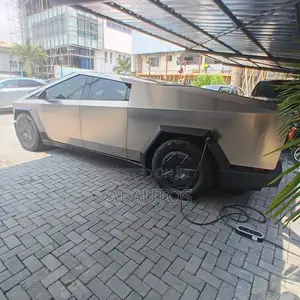 New Tesla Cybertruck 173 kWh Cyberbeast AWD 2024 Gray