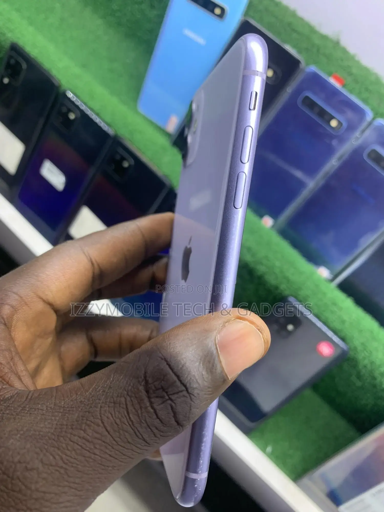 Apple iPhone 11 64 GB Purple