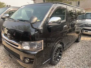 Toyota HiAce 2010 Black
