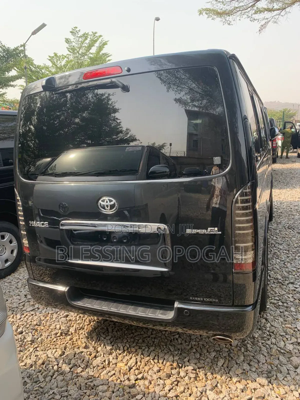 Toyota HiAce 2010 Black