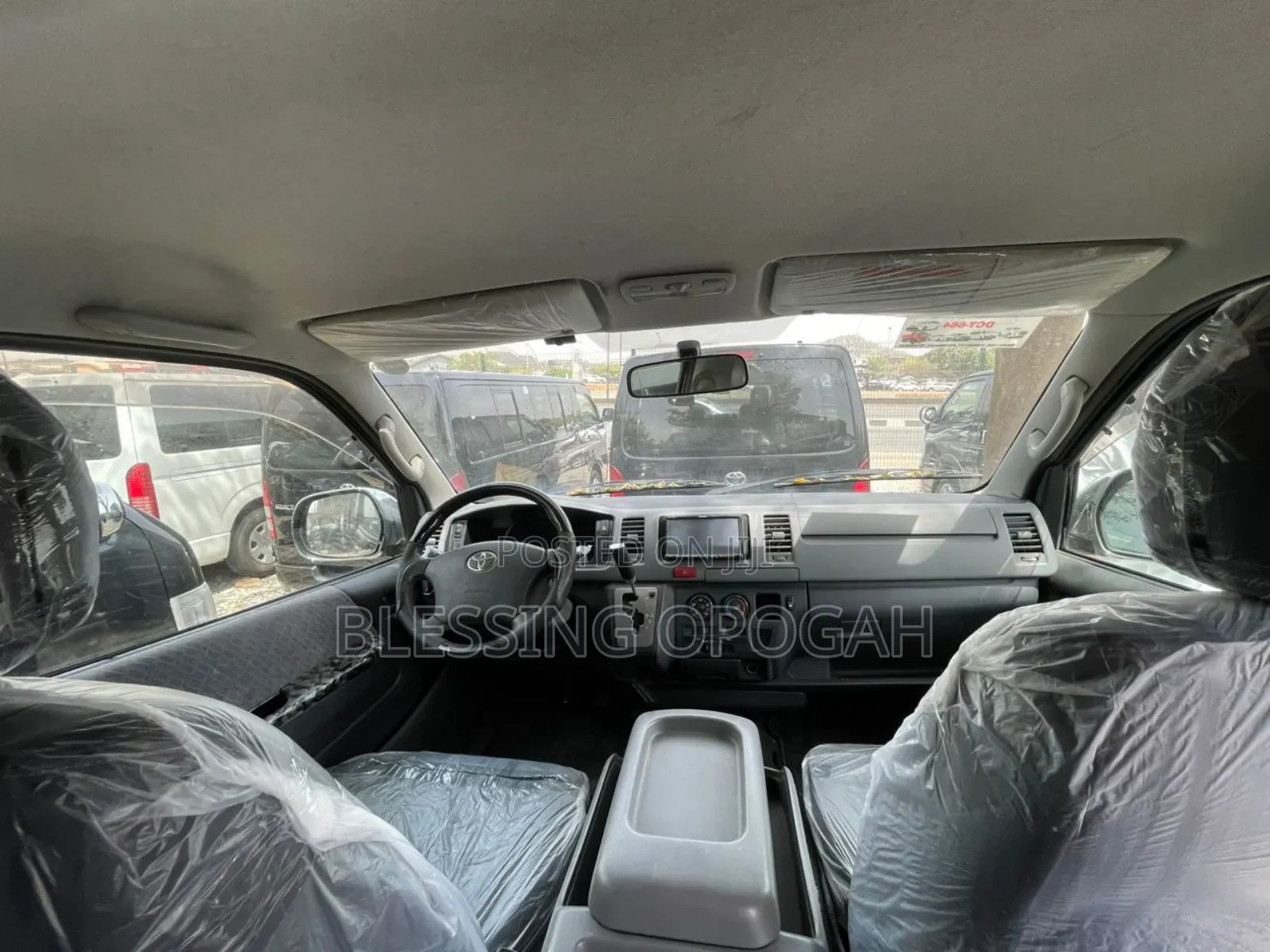 Toyota HiAce 2010 Black