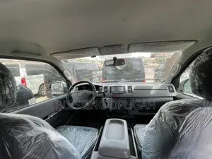 Toyota HiAce 2010 Black