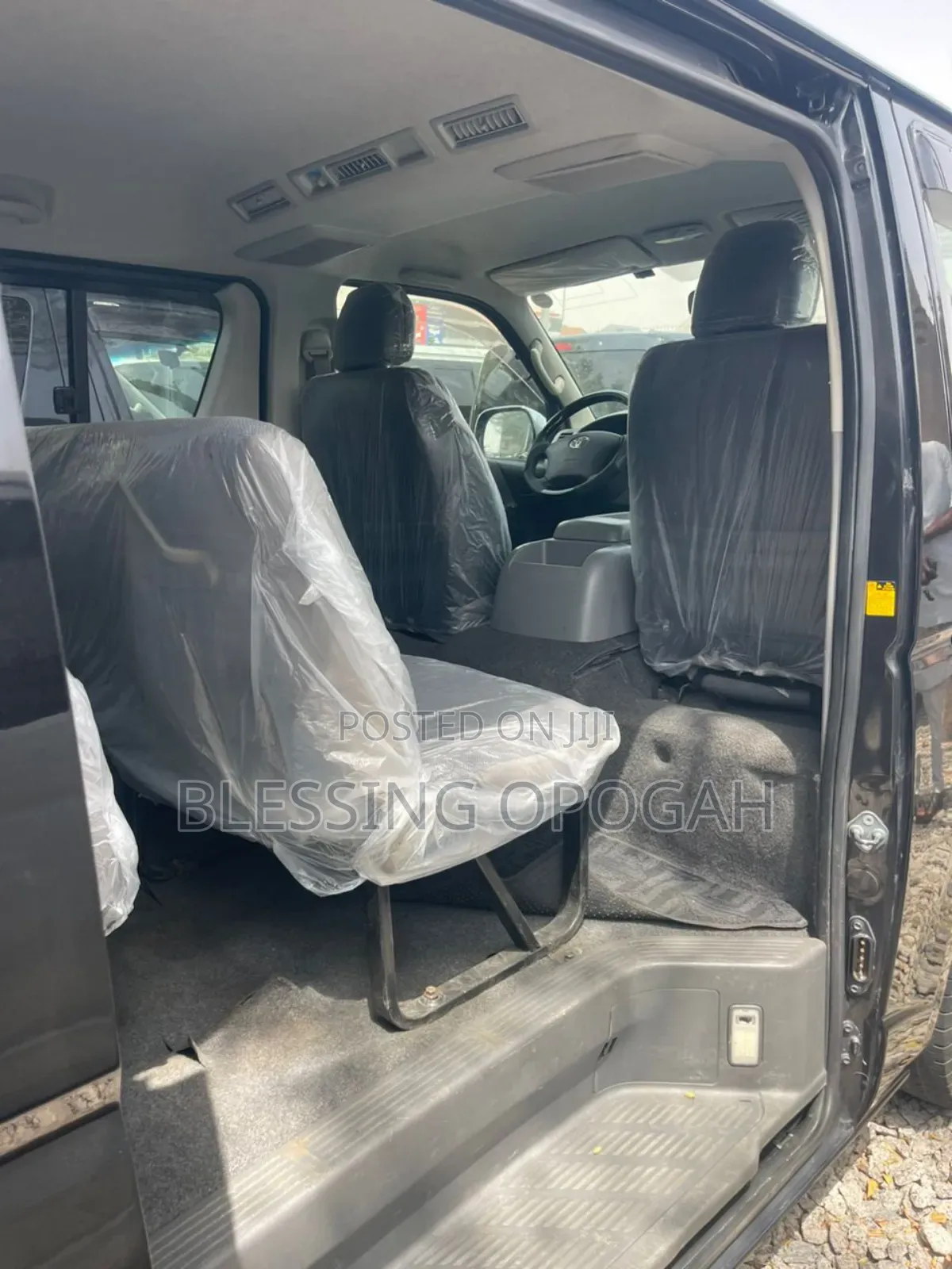 Toyota HiAce 2010 Black