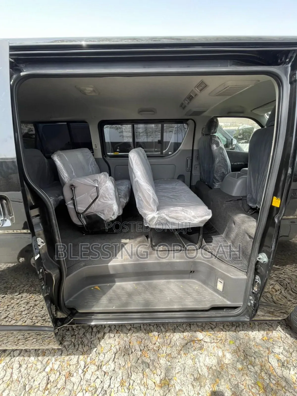 Toyota HiAce 2010 Black