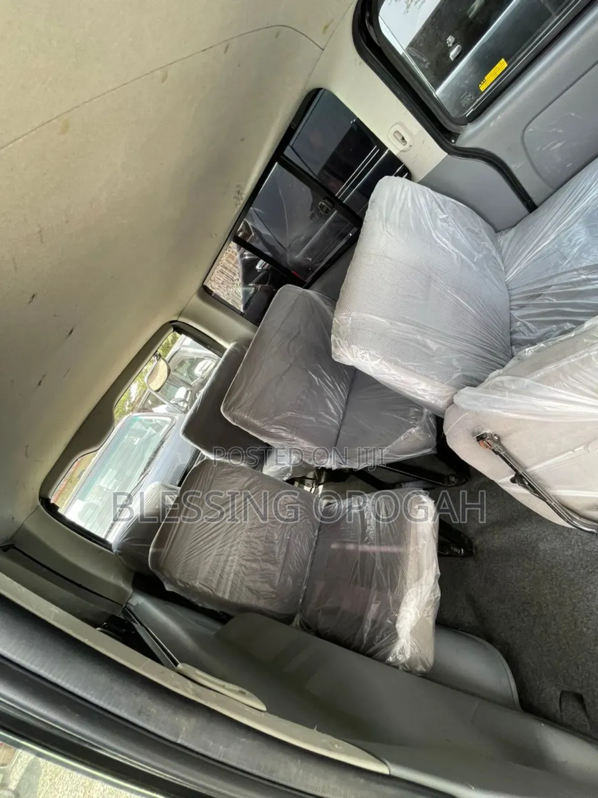 Toyota HiAce 2010 Black
