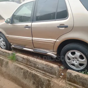 Mercedes-Benz M Class 2006 Brown