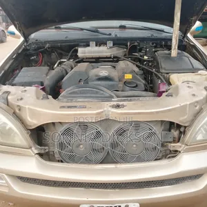 Mercedes-Benz M Class 2006 Brown