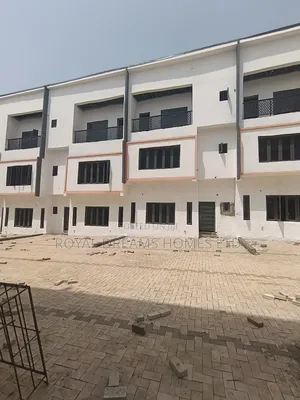 4bdrm Duplex in Kaura for sale
