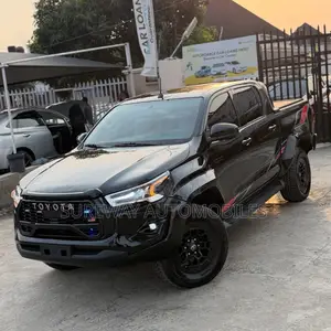 Toyota Hilux 2020 Black
