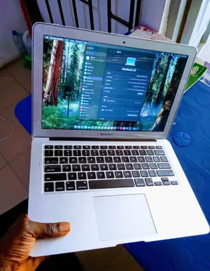 Laptop Apple MacBook Air 2015 8GB Intel Core i5 SSD 128GB