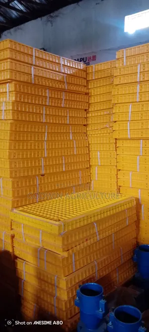 Livestock Transport Crates ()