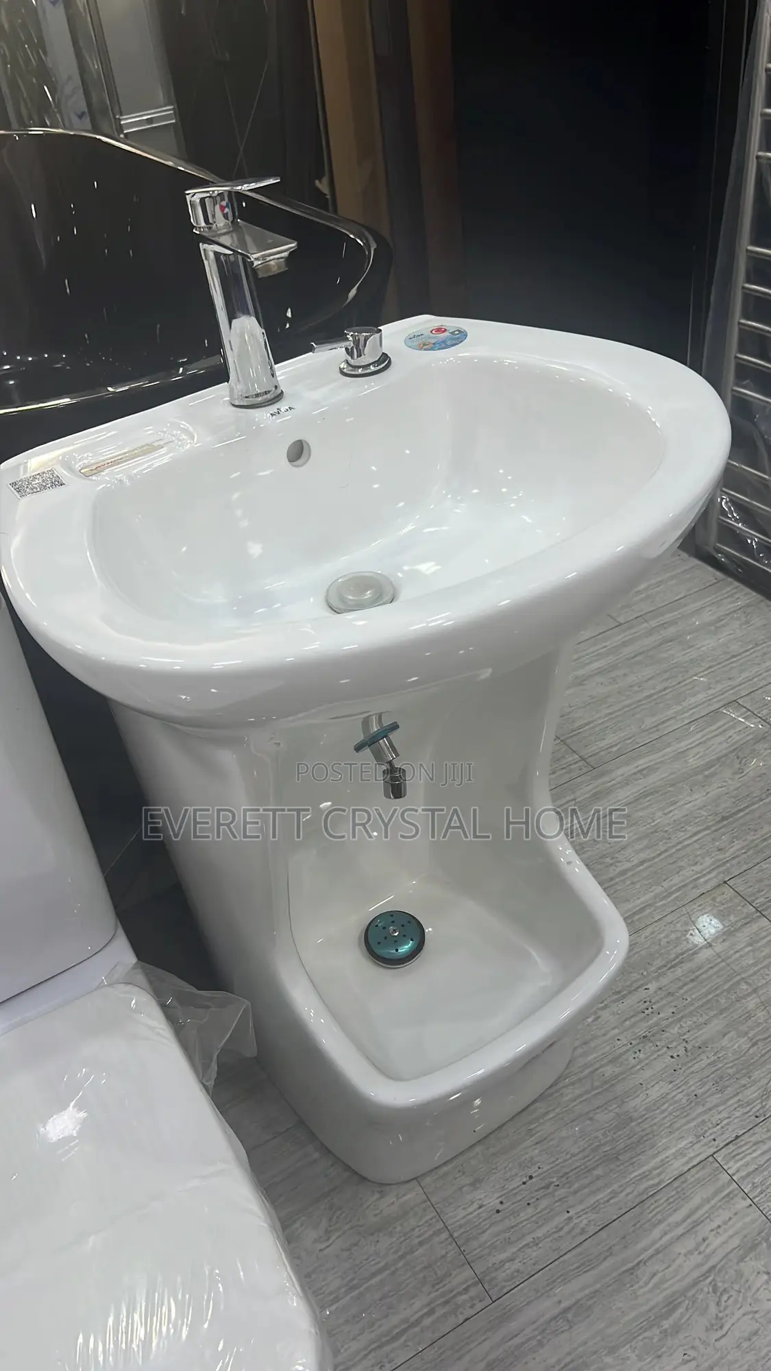 Executive Standing Basin