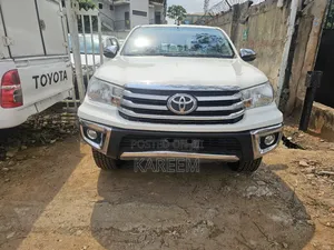 Toyota Hilux SR5+ 4x4 2018 White