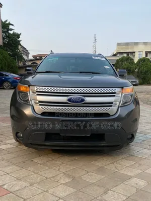 Ford Explorer XLT 4dr SUV AWD (3.5L 6cyl 6A) 2015 Gray