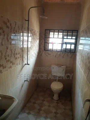 1bdrm Room & Parlour in Agbor Road Bypass, Benin City for rent