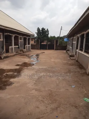 1bdrm Room & Parlour in Agbor Road Bypass, Benin City for rent