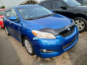 Toyota Matrix Hatchback FWD (1.8L 4cyl 5M) 2010 Blue