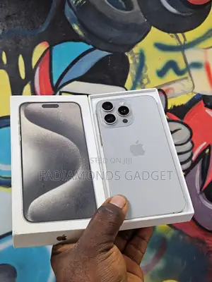 New Apple iPhone 15 Pro Max 256 GB Silver