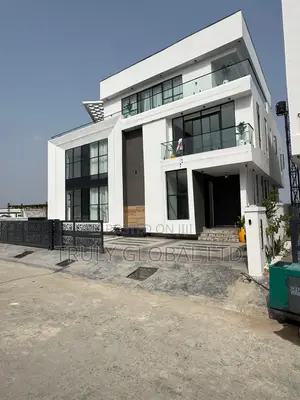 5bdrm Duplex in Chevron for sale