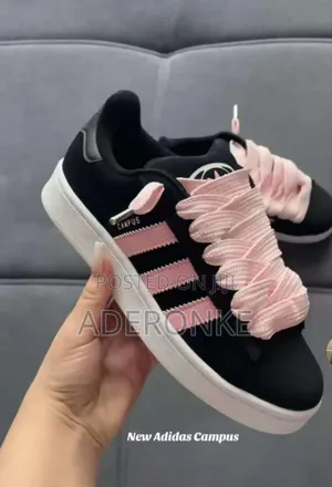 Quality Luxury Designer Sneakers Available in Different Sizes and Type