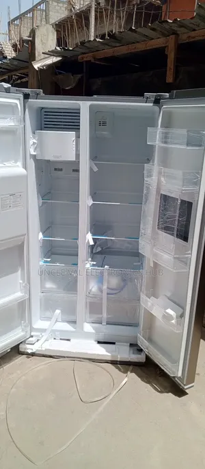 Midea SBS Fridge With Ice-Cube Maker and Dispenser