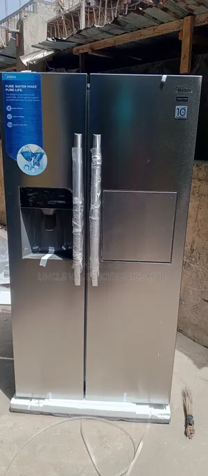 Midea SBS Fridge With Ice-Cube Maker and Dispenser