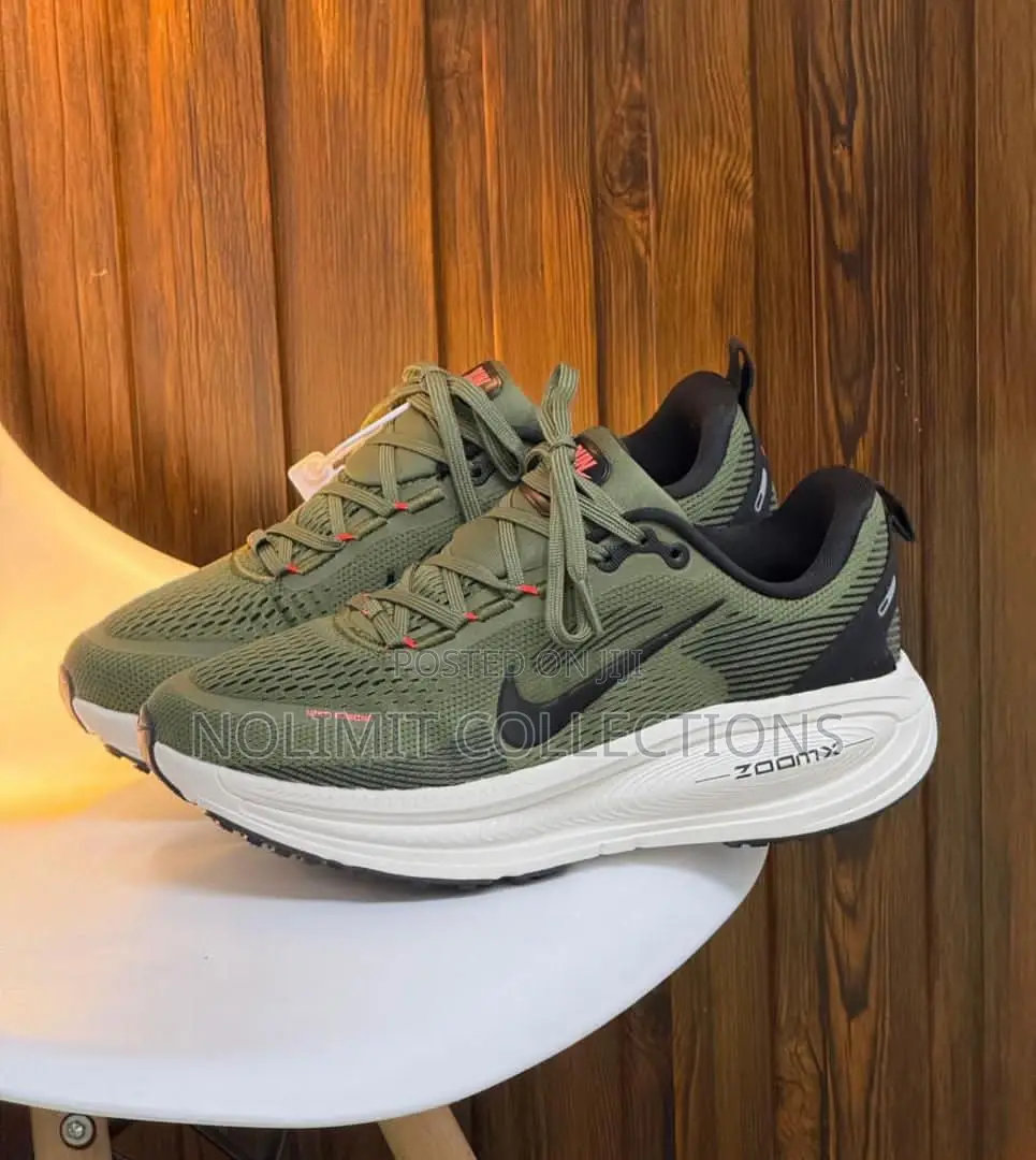 Nike Vomero 18 Men's Running Shoe