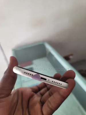 New Apple iPhone 11 128 GB White