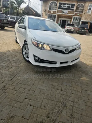 Toyota Camry SE 4dr Sedan (3.5L 6cyl 6A) 2014 White